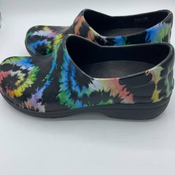 Crocs On The Clock Work Slip On Tie-dye Dual Comfort Slip Resistant Shoes Size 9 - Picture 2 of 4
